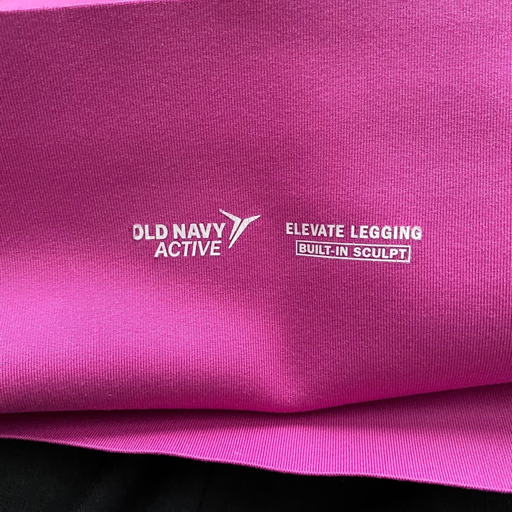 Old navy elevate compression leggings - Picture 2 of 4